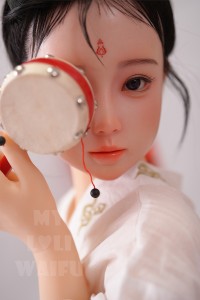 【新品】My Loli Waifu 略称MLWロり系ラブドール 126cm AAカップ シリコンヘッド Ayaヘッド ドラマー娘 掲載画像はシリコンヘッド+TPE材質ボディー ヘッド材質選択可能 メイク選択可能 MLW 0010