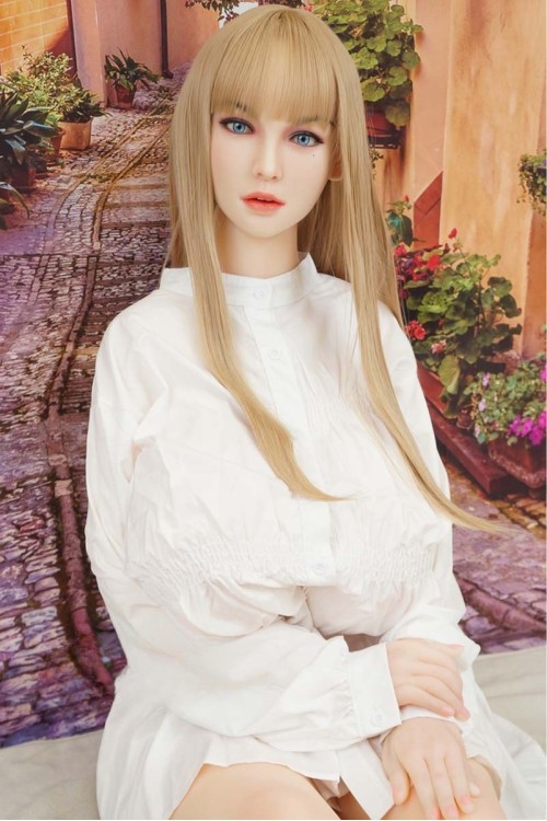 【初心者応援パック 超美品】Cos doll #29硬質シリコンヘッド 170㎝ 爆乳(S) 衣装付属 ボディリアルメイクOP 眉毛と睫毛の植毛 指関節OP 自立加工OP 肌色 ナチュラル